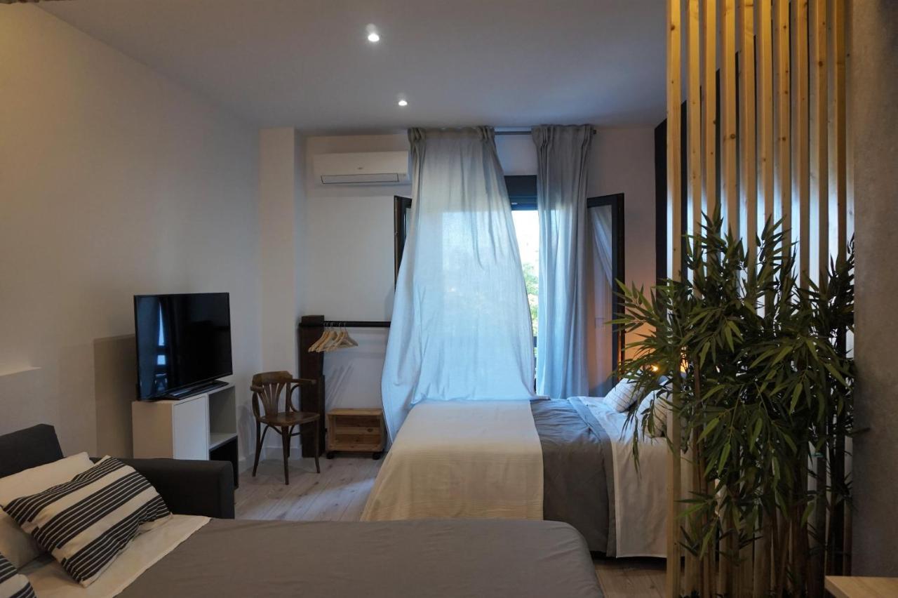 Apartamentos IMPLUVIUM plaza del Parador Mérida Exterior foto